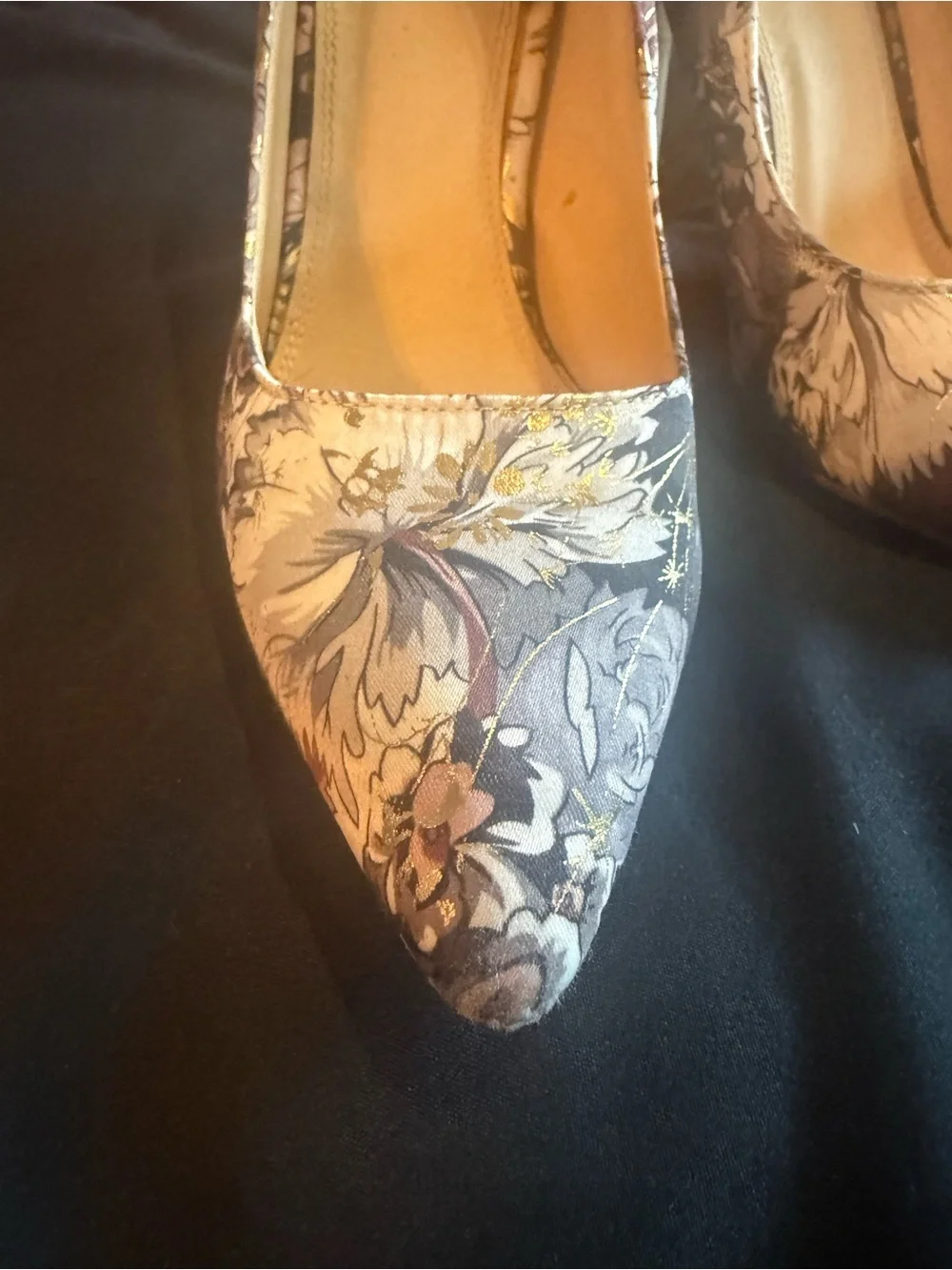 Floral Pointed-Toe Women's Pumps in Multi-Color